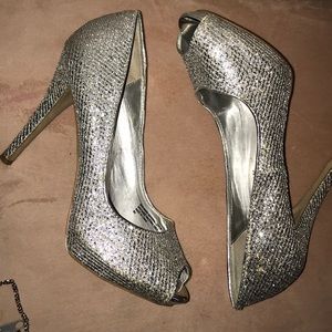 Silver heels with silver purse